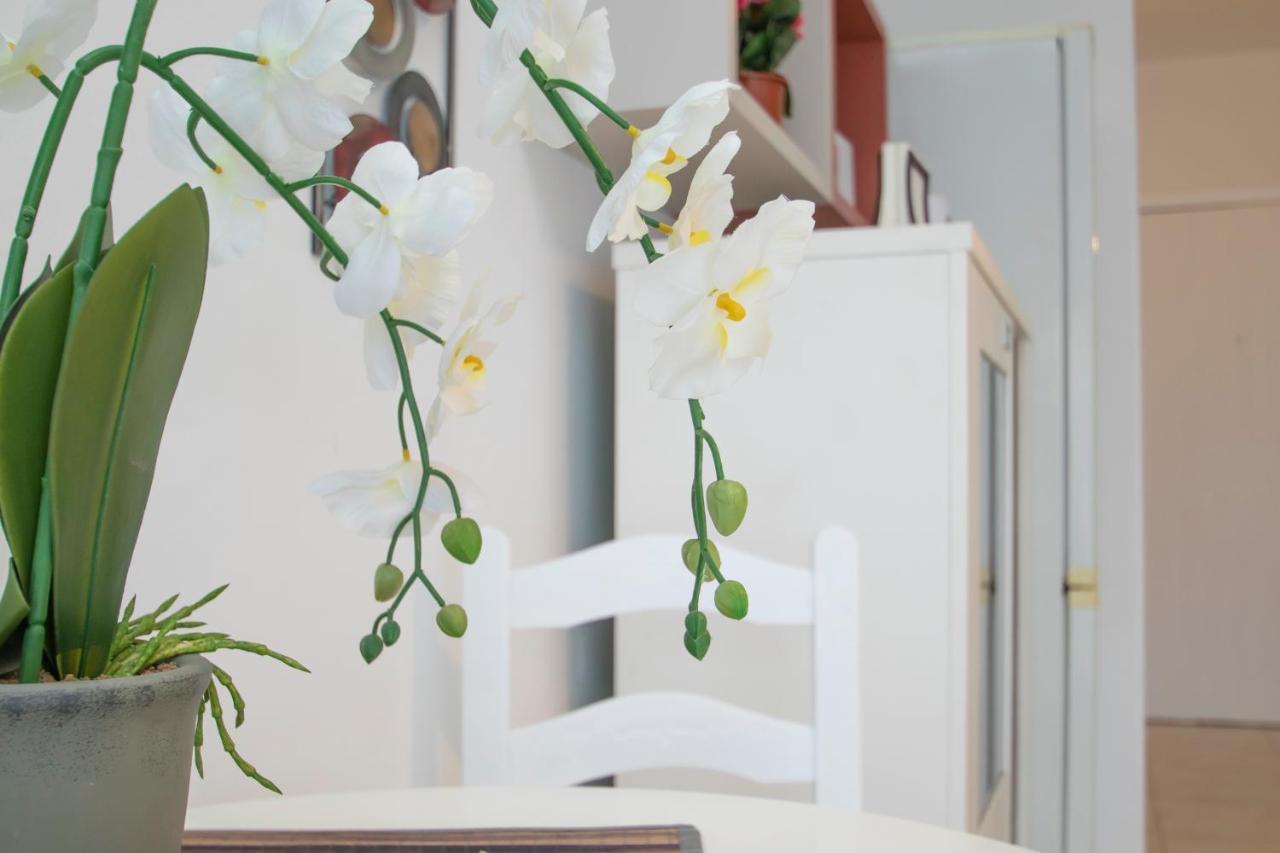 Luminoso Y Acoger Loft, Excelente Ubicacion Apartment Seville Exterior photo